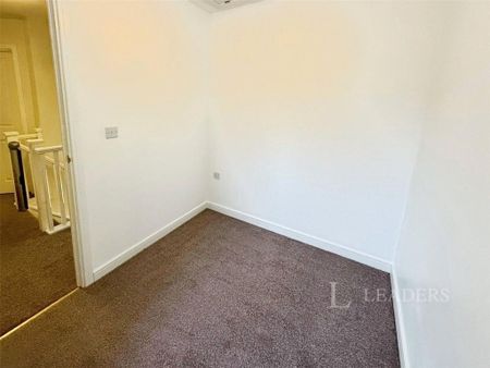 3 bedroom semi-detached house to rent - Photo 5