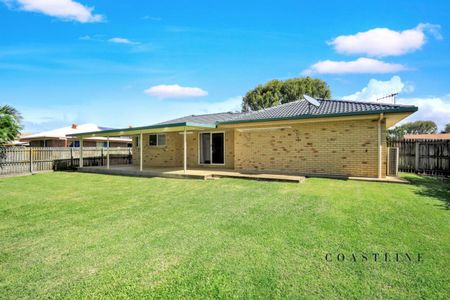 3 Bedroom brick home close to the beach - Photo 4