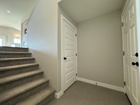 Brand New 3 Bedroom Upper Unit in Rosewood - Photo 5