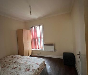 2 Bed Semi-Detached House, Cromwell Road, LU3 - Photo 2