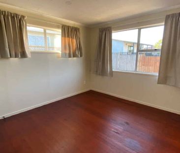 Cosy 3 bedroom home for rent in Manurewa - Photo 2
