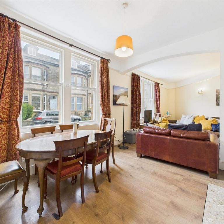 7 bedroom private hall to rent - Photo 1