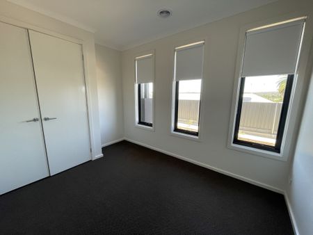 3/16 Burn Street, Golden Square - Photo 2