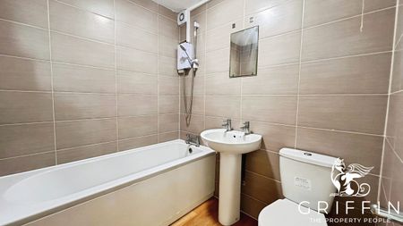 Falcon Avenue, Grays, RM17 - Photo 2