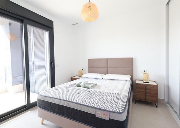 Apartamento a estrenar con vistas al mar en esquina en La Mata.