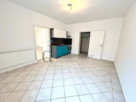 Geräumige Wohnung mit vielseitigen Wohnbereichen und Kellerabteil zu vermieten!! - Photo 3