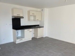 Location Appartement 3 pièces 63m² CENON 33150 - Photo 3