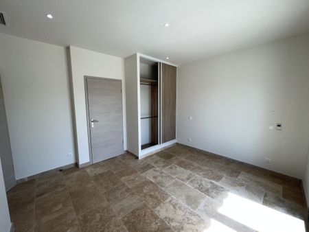 Location Maison 4 pièces 117m² GEMENOS 13420 - Photo 2