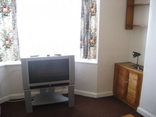4 Bed Luxury Student House - StudentsOnly Teesside - Photo 1