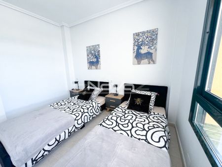 Elegant Apartment with Golf Cour - Photo 2