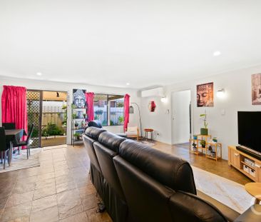 Open the Door to Coastal Comfort - Photo 3