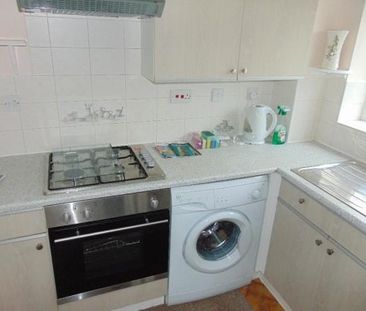 2 bedroom semi-detached house to rent - Photo 4