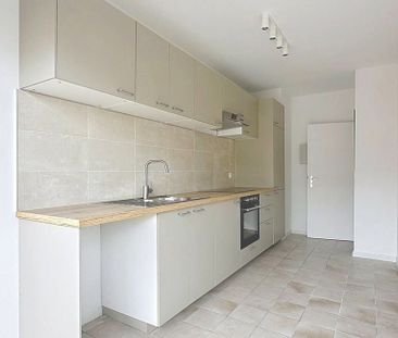 Appartement te huur in La Louvière voor € 775 met 1 slaapkamer - Photo 3