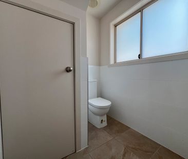 Cosy 2 Bedroom Town House In Prime Location - Photo 3