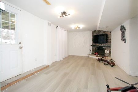 For Lease - 161 Romfield Circuit, Markham, Ontario - Photo 3