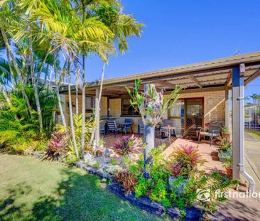 IMMACULATE BRICK HOME WITH SOLAR IN AVENELL HEIGHTS - Photo 2