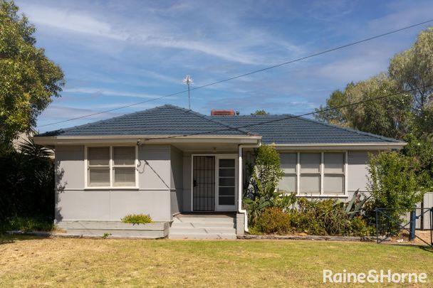BEAUTIFULLY UPDATED HOME IN ASHMONT - Photo 1