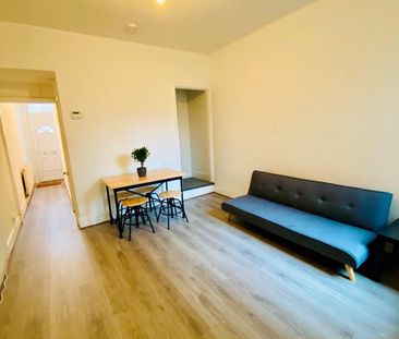 4 Bed Terraced House, Westwood Road, CV5 - Photo 2