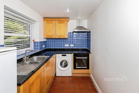 2 bedroom maisonette to rent - Photo 3