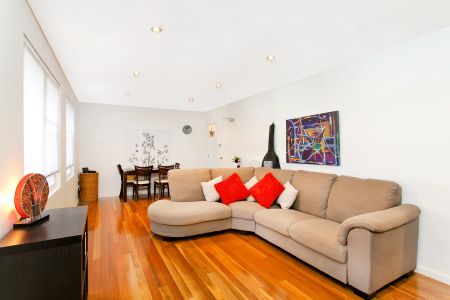 Beautiful Two-Bedroom Unit in a Prime Location - Photo 2