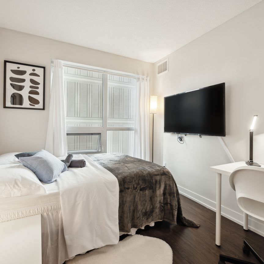 Deluxe Room - 561 Sherbourne - Photo 1
