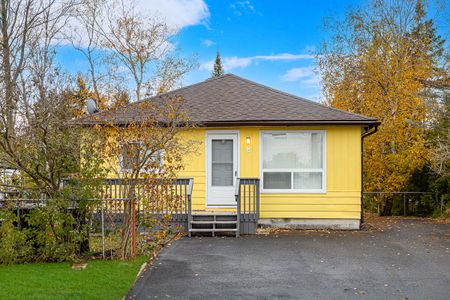 For Lease - 8 58th Street, Wasaga Beach, Ontario - Photo 3