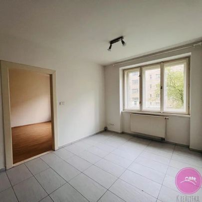 Pronájem krásného bytu 2+kk na ulici Dukelská v Olomouci. - Fotografie 1