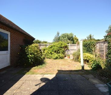 3 bedroom end of terrace house to rent - Photo 1