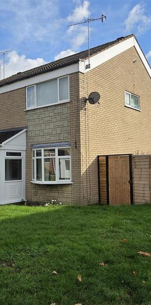3 bedroom semi-detached house to rent - Photo 2