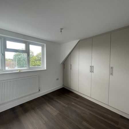 3 bedroom flat to rent - Photo 3