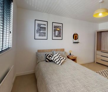 5 bedroom flat to rent - Photo 4