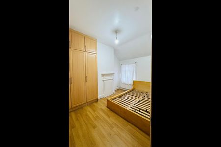 3 Bed Terraced House, Barge House Road, E16 - Photo 4