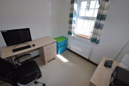 10 Strone Hill Court, Dundonald, BT16 1SH - Photo 3