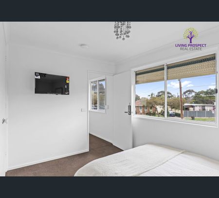 10 Kameruka Court, Werribee, Vic 3030 - Photo 3