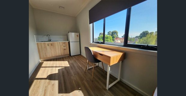 perfect for students ONLY - Photo 1