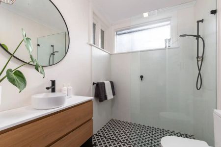 “Fully Furnished 2 Bedroom Home in Brighton” - Photo 3