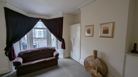 2 bedroom ground floor flat to rent - Photo 4