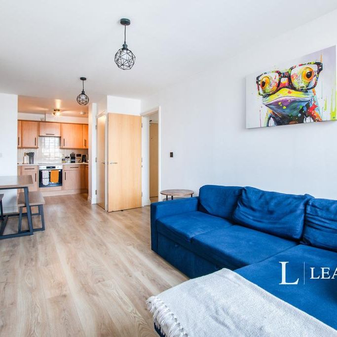 2 bedroom flat to rent - Photo 1
