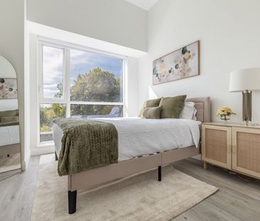 Elevated Kanata Rental Living. On The Park. - Photo 3