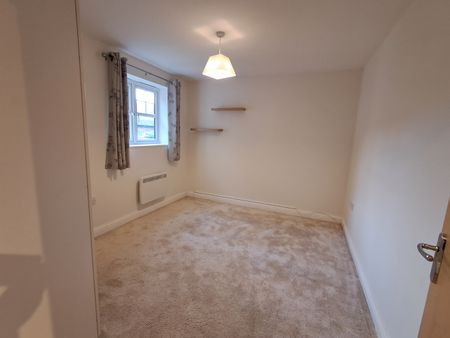 2 bed flat to rent in Osborne Court, Borehamwood, WD6 - Photo 5