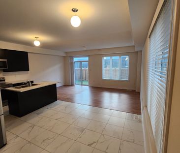 For Lease - 35 Tamworth Terrace, Barrie, Ontario - Photo 3