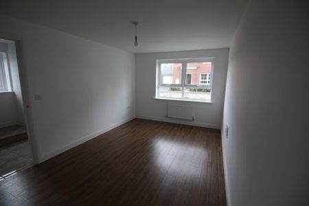 4 bedroom semi-detached house to rent - Photo 5