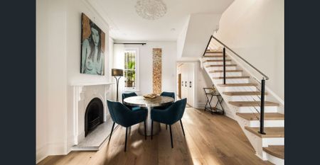 Some terraces lean heavily on history, others chase modernity - this one does both with rare finesse. - Photo 3