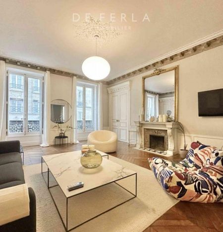 Appartement • Elysées-Madeleine - Photo 3