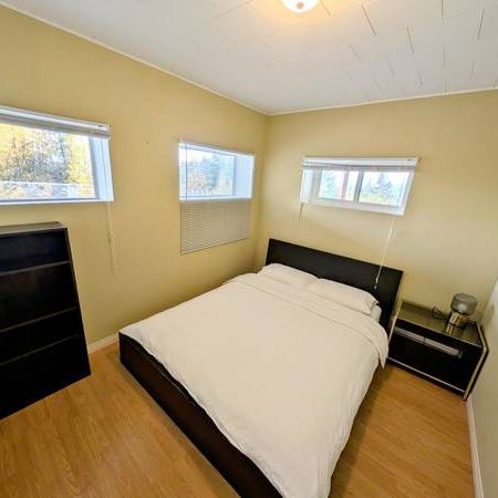 Bright 2-Bedroom Suite with Sweeping Howe Sound Views in Squamish - Photo 3