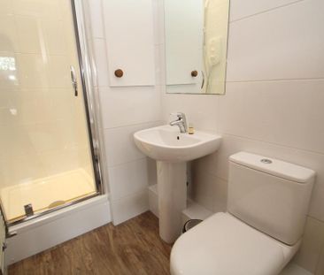 2 bedroom flat to rent - Photo 5