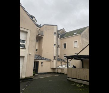Location Appartement 4 pièces 75 m² Issoudun - Photo 2