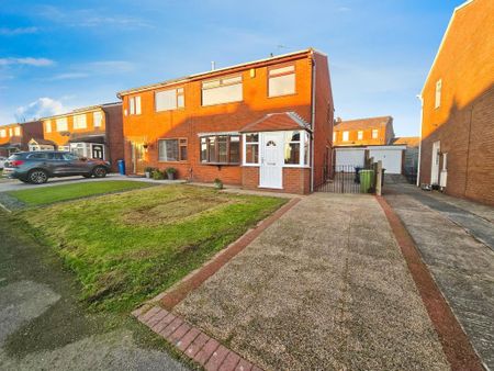 3 bedroom semi-detached house to rent - Photo 2