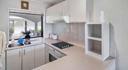 Located in the heart of old Papatoetoe! - Photo 5