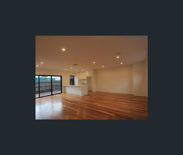 2/14 Blenheim Road, Newport, Vic 3015 - Photo 4